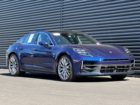 Certified 2025 Porsche Panamera RWD image 11