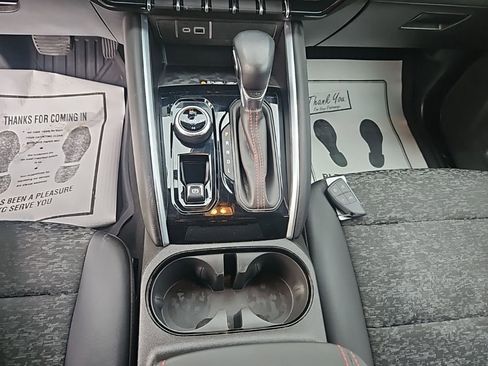 Used 2023 Chevrolet Colorado Z71 w/ Z71 Convenience Package 2 image 15