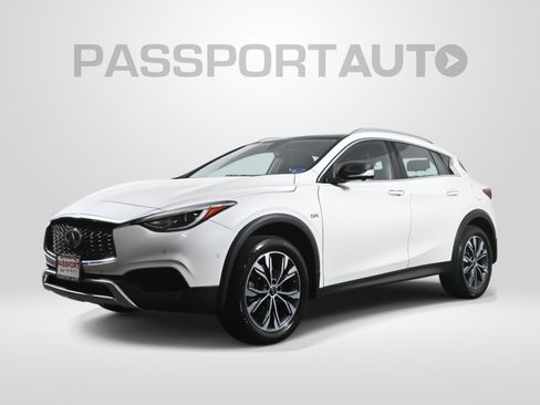 Used 2019 INFINITI QX30 Premium w/ Navigation Package image 1
