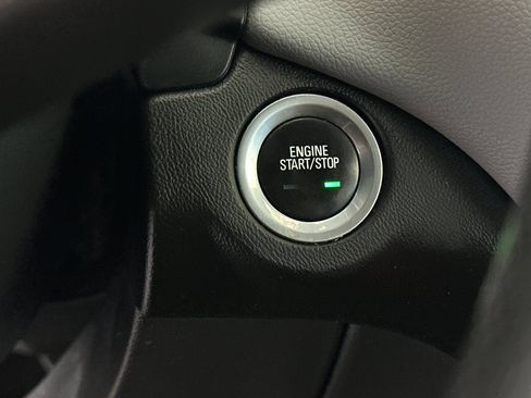 Used 2021 Chevrolet Equinox LS w/ LS Convenience Package FWD image 29