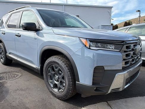Certified 2026 Honda Pilot TrailSport image 1