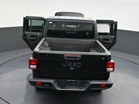 Used 2025 Jeep Gladiator Sport image 34