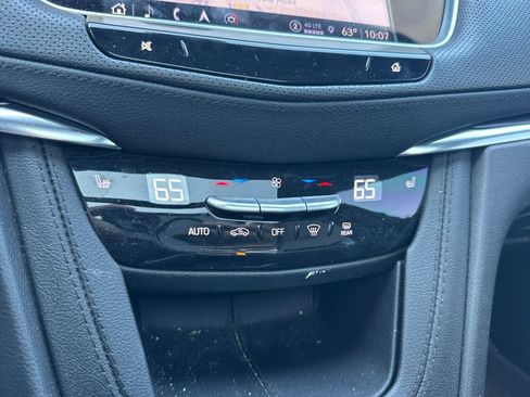 Used 2023 Cadillac XT5 Premium Luxury w/ Technology Package FWD image 27