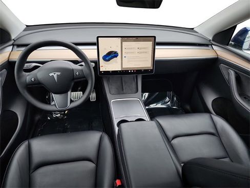 Used 2022 Tesla Model Y Performance image 18
