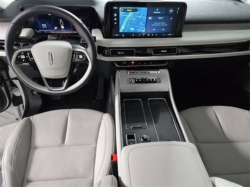 New 2026 Lincoln Aviator Reserve image 16