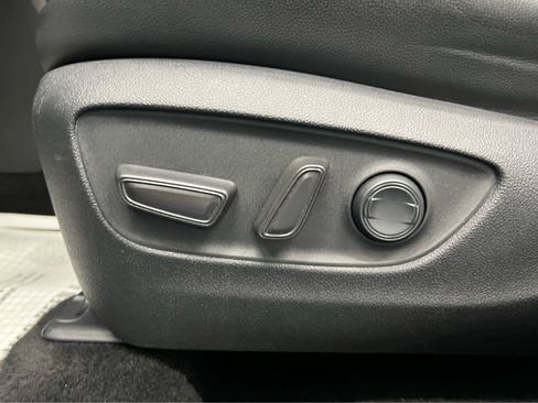 Used 2021 Toyota Highlander XLE image 14