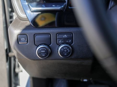 Used 2024 GMC Sierra 1500 Elevation image 18