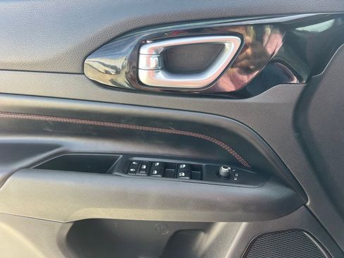 Used 2023 Jeep Compass Trailhawk image 22