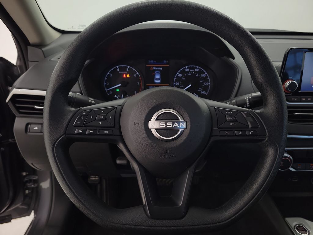 Used 2024 Nissan Altima 2.5 S FWD image 13