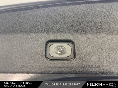 Used 2018 Ford Explorer XLT w/ Equipment Group 202A AWD/4WD image 43