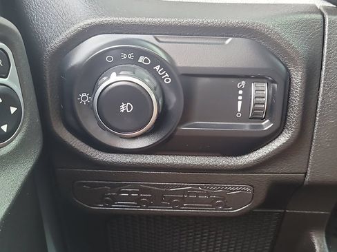Certified 2025 Jeep Wrangler Sport AWD/4WD image 27