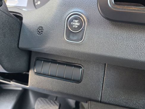 Used 2019 Mercedes-Benz Sprinter 2500 image 15