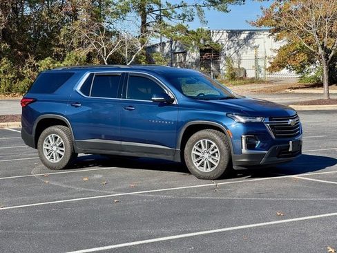 Used 2023 Chevrolet Traverse LT image 10