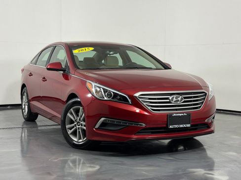 Used 2015 Hyundai Sonata SE w/ Option Group 09 FWD image 2