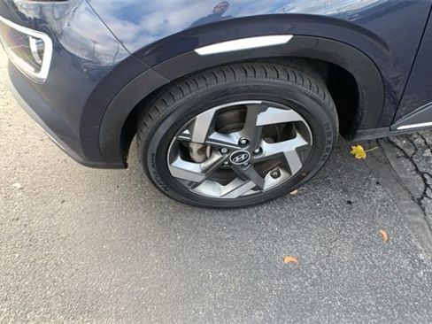 Used 2024 Hyundai Venue Limited image 26