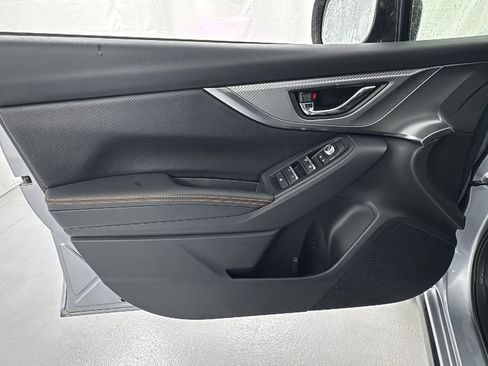 Used 2023 Subaru Crosstrek 2.5i Limited w/ Moonroof Package image 18