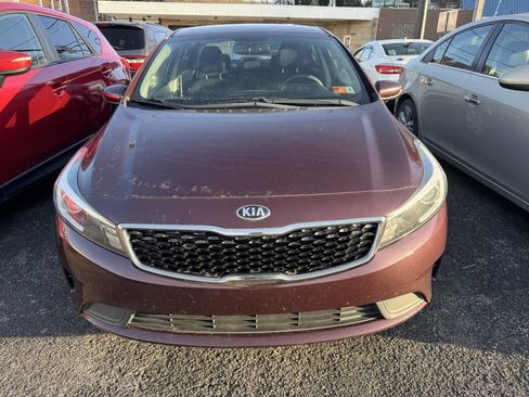 Used 2017 Kia Forte LX image 10