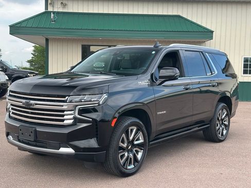 Used 2021 Chevrolet Tahoe High Country w/ Premium Package AWD/4WD image 4
