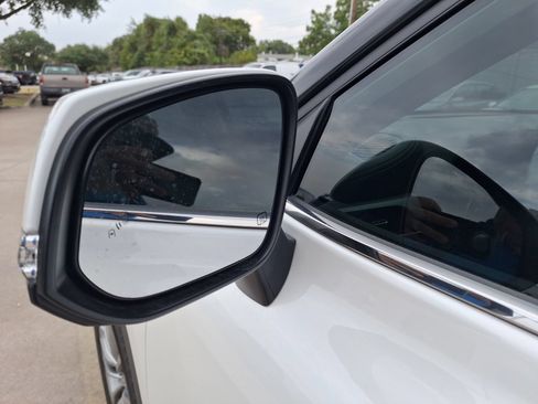 Used 2021 Toyota Highlander Platinum FWD image 14