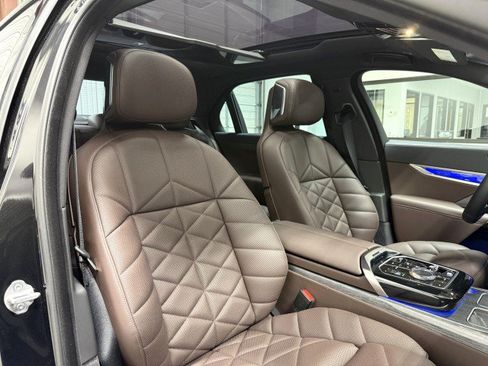 Used 2024 BMW 740i xDrive AWD/4WD image 16