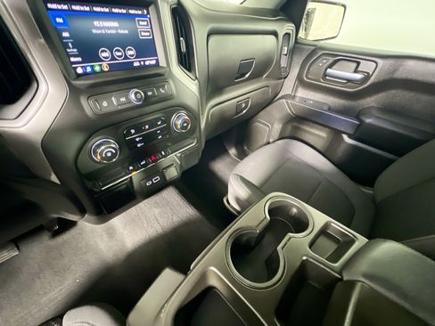 Used 2022 Chevrolet Silverado 1500 Custom image 25