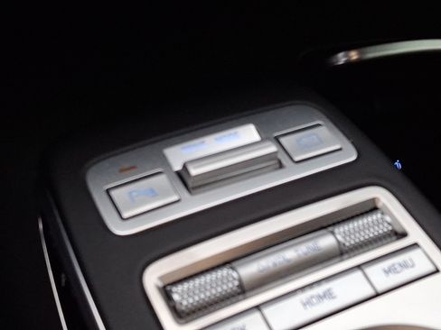 Certified 2024 Genesis GV70 2.5T AWD/4WD image 18