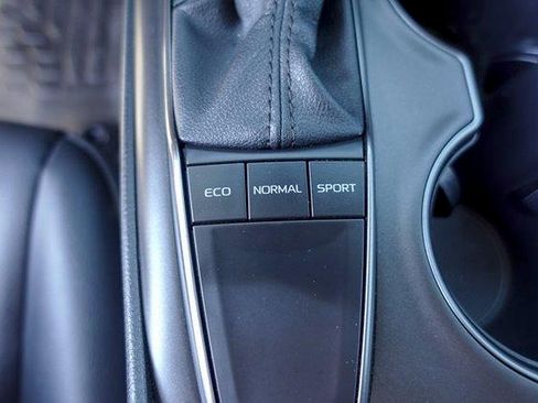 Used 2022 Toyota Camry SE FWD image 24