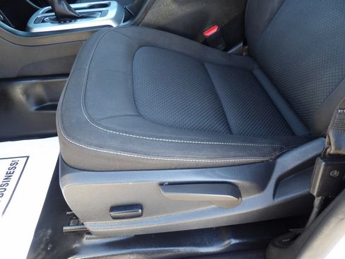 Used 2022 Chevrolet Colorado LT w/ Fleet Safety Package RWD image 18