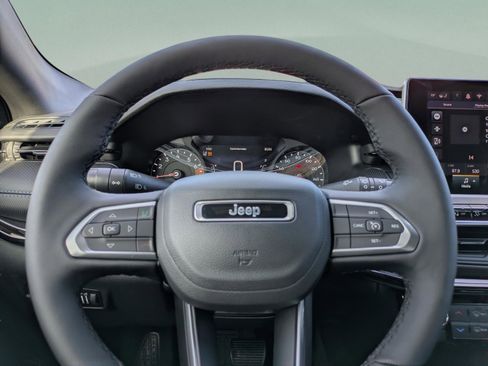 New 2026 Jeep Compass Latitude w/ Sun and Sound Group AWD/4WD image 30