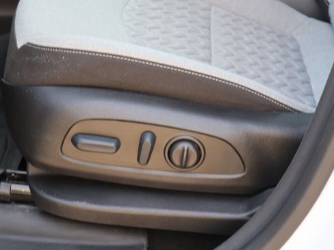 Used 2022 Chevrolet Equinox LS w/ LS Convenience Package image 24