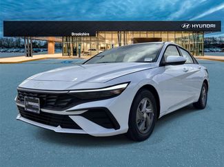 New 2025 Hyundai Elantra SE image 1