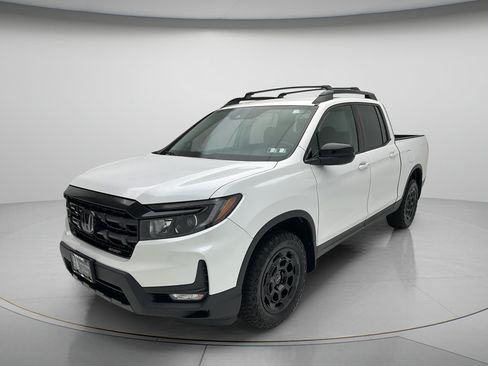 Used 2025 Honda Ridgeline Sport+ image 3
