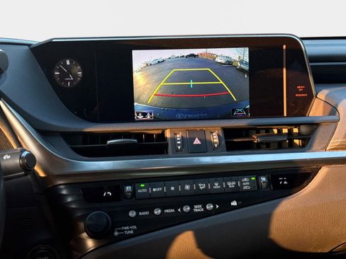 Used 2019 Lexus ES 350 w/ Premium Package image 22