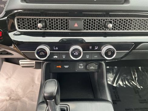 Used 2023 Honda Civic Sport image 18
