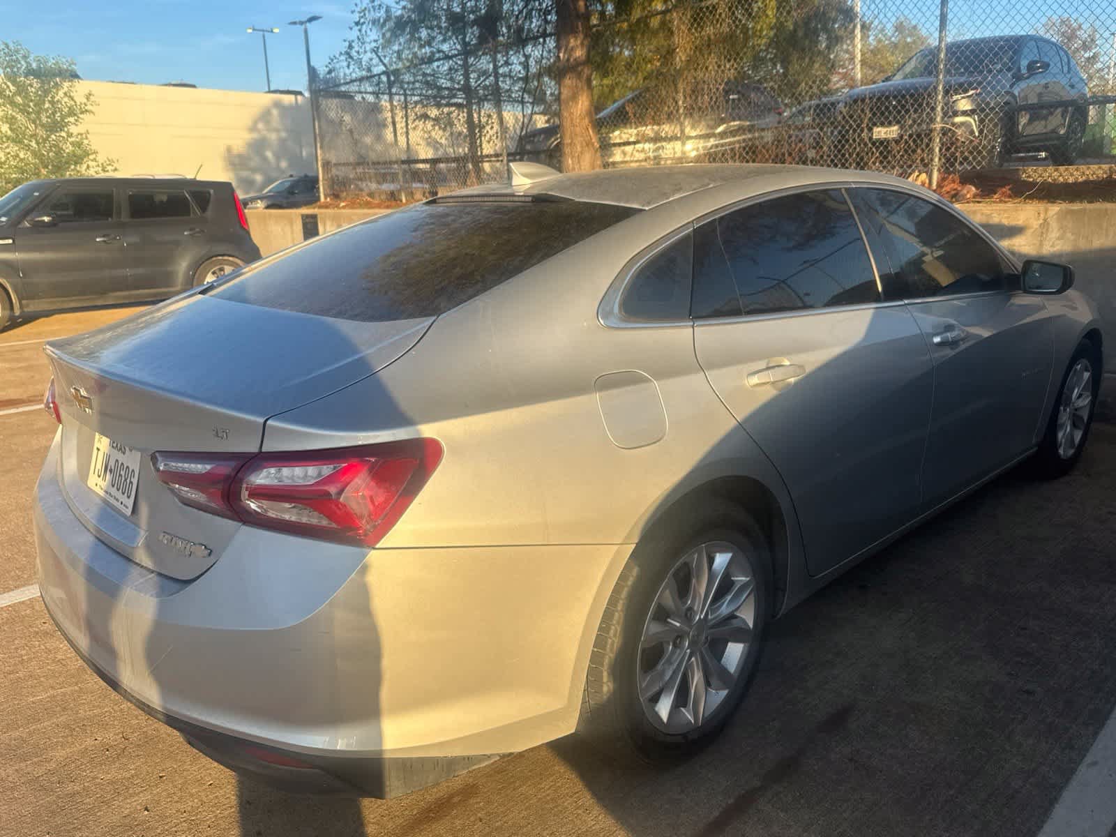 Used 2022 Chevrolet Malibu LT FWD image 3