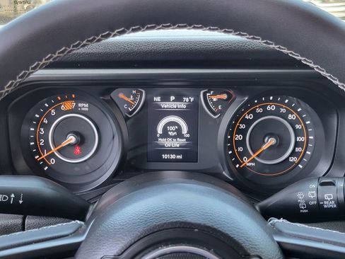 Used 2025 Jeep Wrangler Unlimited Sport AWD/4WD image 7