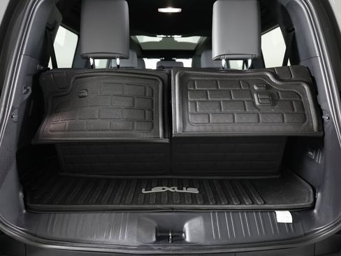 Used 2025 Lexus GX 550 image 13