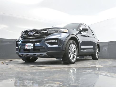 Used 2024 Ford Explorer XLT w/ Equipment Group 202A AWD/4WD image 38