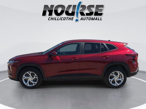 Used 2024 Chevrolet Trax LS w/ LS Convenience Package FWD image 5