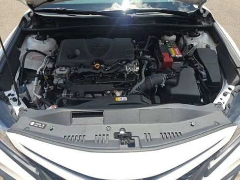 Used 2024 Toyota Camry SE FWD image 11