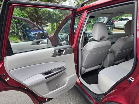 Used 2011 Subaru Forester 2.5X AWD/4WD image 9