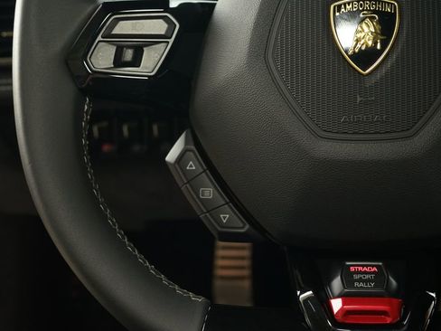 Used 2024 Lamborghini Huracan Sterrato image 31