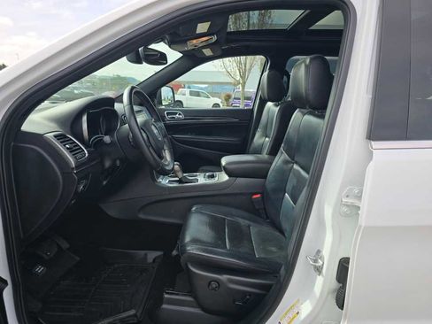 Used 2019 Jeep Grand Cherokee Limited w/ Luxury Group II AWD/4WD image 9