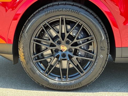 New 2026 Porsche Cayenne Coupe AWD/4WD image 46