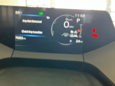 Used 2024 Toyota Prius XLE AWD/4WD image 7