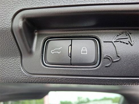 Certified 2022 Ford Explorer XLT w/ Equipment Group 202A image 27