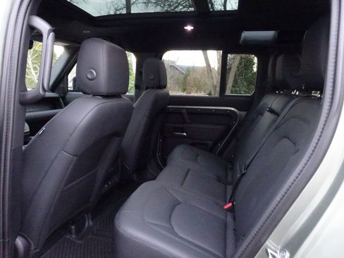 New 2025 Land Rover Defender 110 S image 21