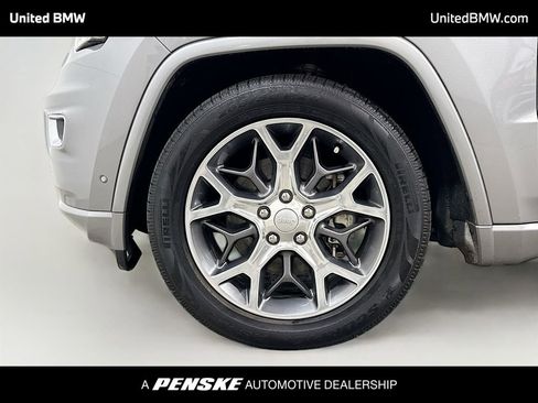Used 2021 Jeep Grand Cherokee Overland image 2