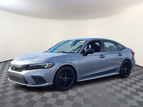 Used 2022 Honda Civic Sport image 3