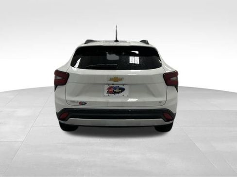 New 2026 Chevrolet Trax LT w/ Driver Confidence Package FWD image 16